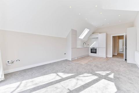 2 bedroom flat to rent, Dunheved Road North, Croydon, Thornton Heath, CR7
