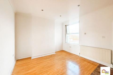 1 bedroom flat to rent, Ley Street, Ilford, IG1 4AF, UK