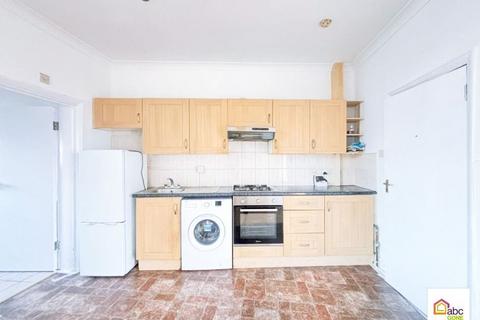 1 bedroom flat to rent, Ley Street, Ilford, IG1 4AF, UK