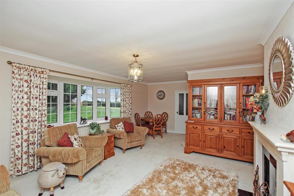 Sitting & Dining Room - b.JPG