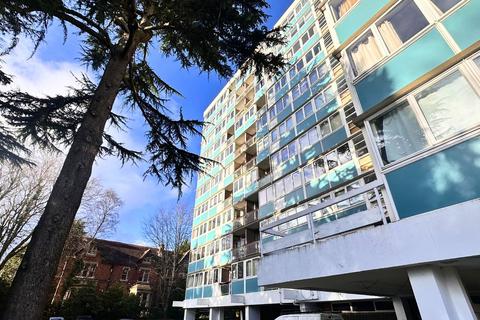 2 bedroom flat to rent, Kenilworth Court, Coventry, CV3