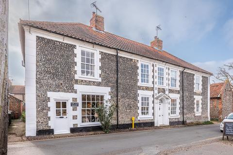undefined, Charming Flint Cottage in Blakeney