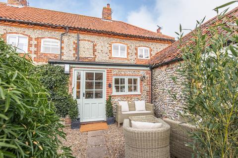 undefined, Charming Flint Cottage in Blakeney