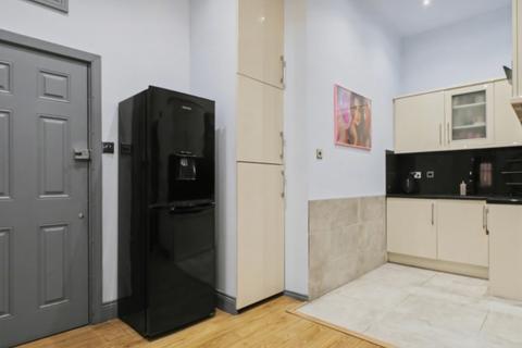 1 bedroom flat to rent, Warwick Road, London, SW5