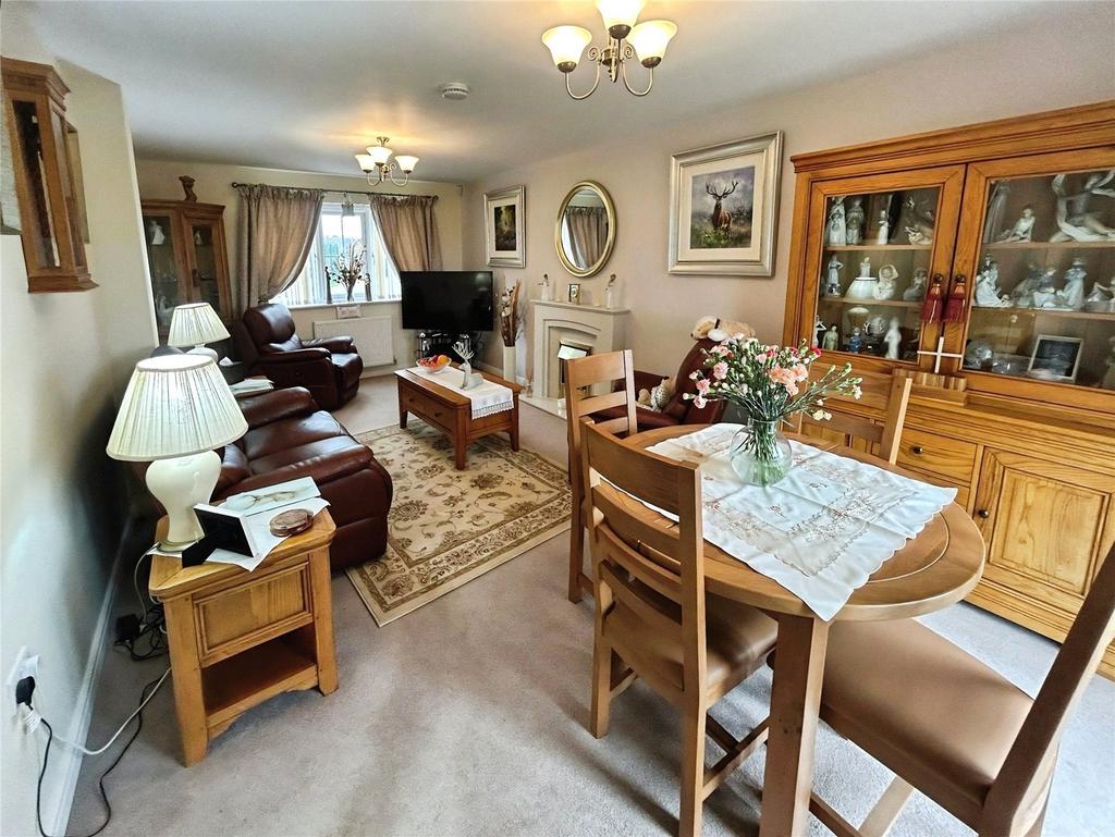Dining/Lounge