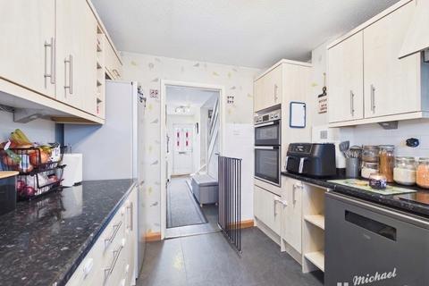 undefined, Leighton Buzzard LU7