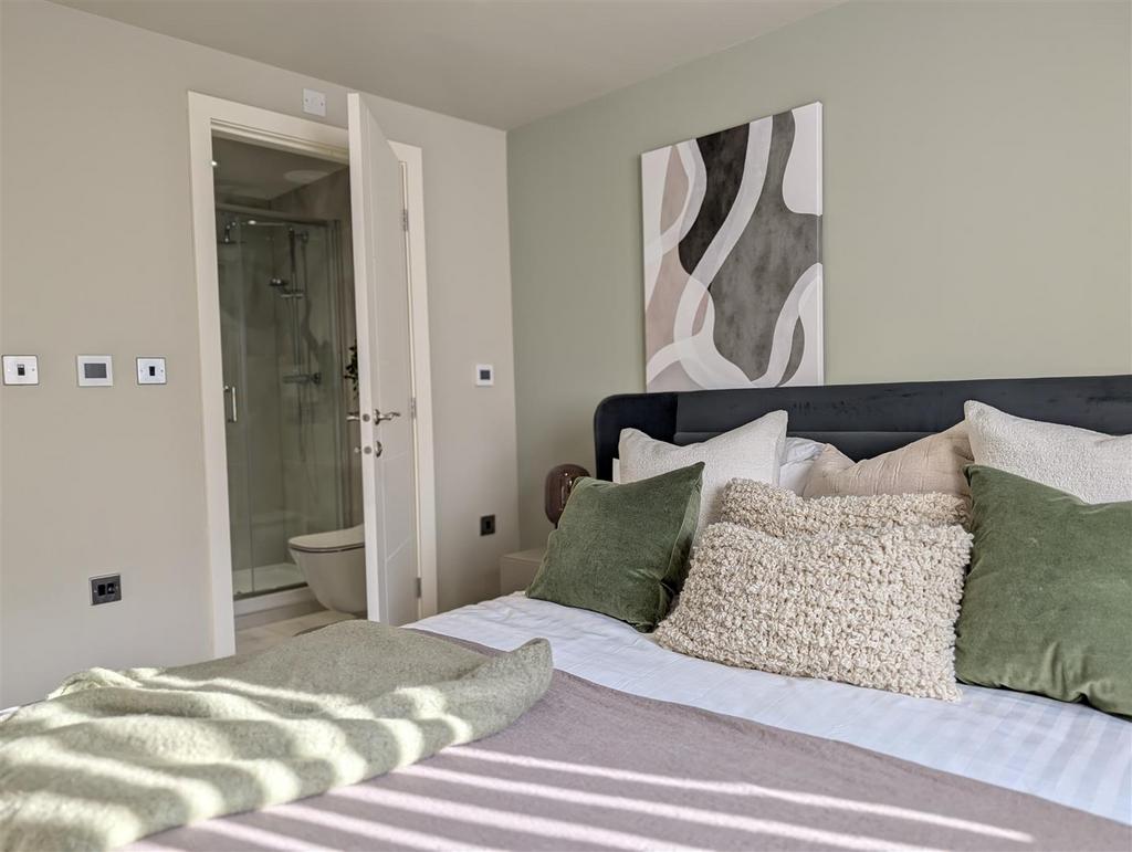 Principal en suite bedroom