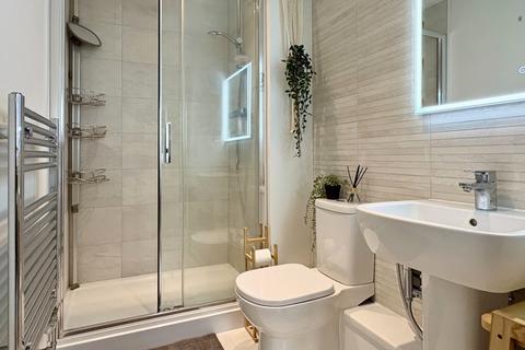 2 bedroom apartment for sale, Baronet House, Lakeside Drive, Brent, NW10