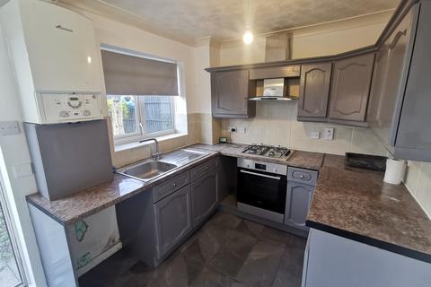 2 bedroom house to rent, Hollowtree Road, Leicester, LE5