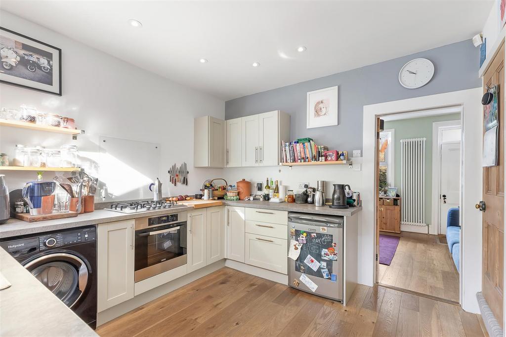 Kitchen 3.jpg