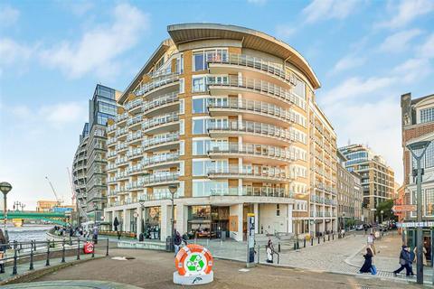 undefined, New Globe Walk, London SE1