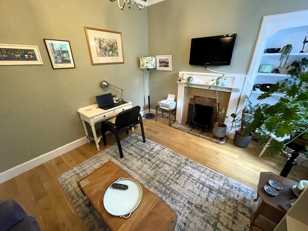 Bedroom 4b.JPG