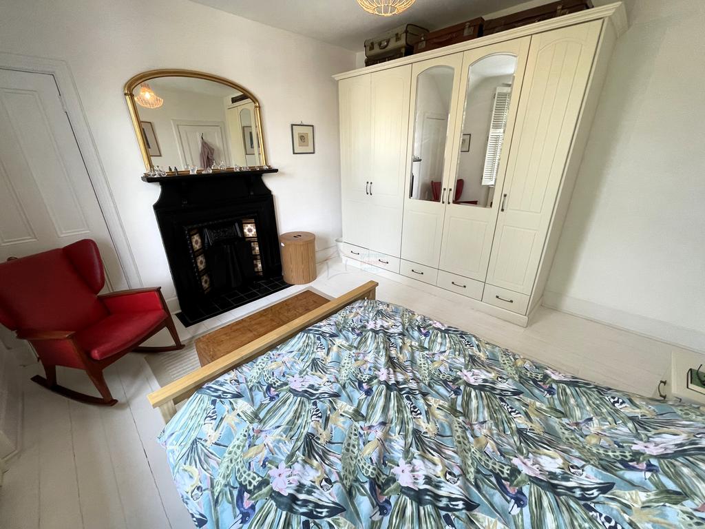Master Bedroom c.JPG