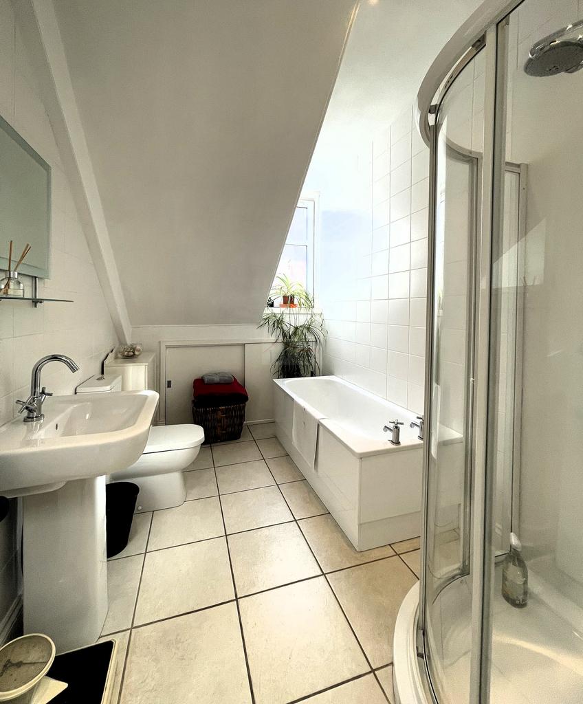 Bathroom a.JPG