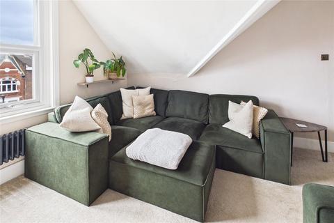 3 bedroom apartment for sale, Conyers Road, London, SW16