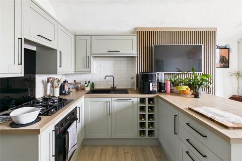 3 bedroom apartment for sale, Conyers Road, London, SW16