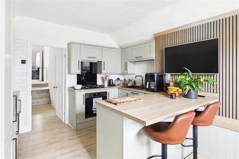 3 bedroom apartment for sale, Conyers Road, London, SW16