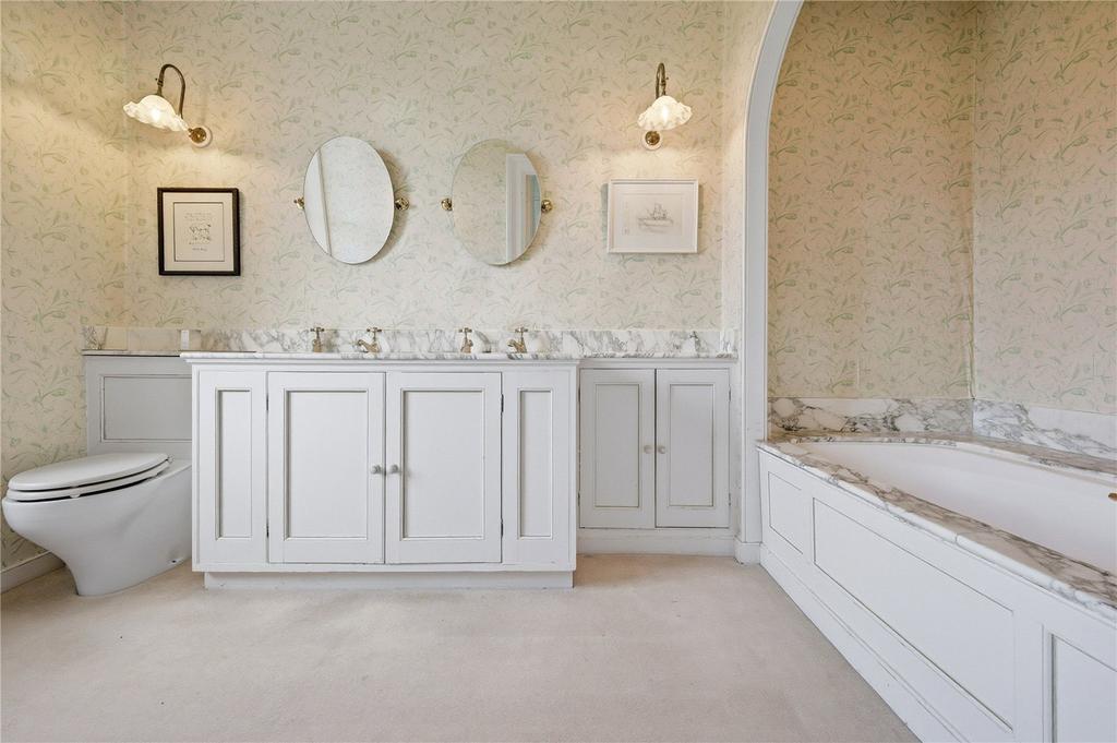 En Suite Bathroom