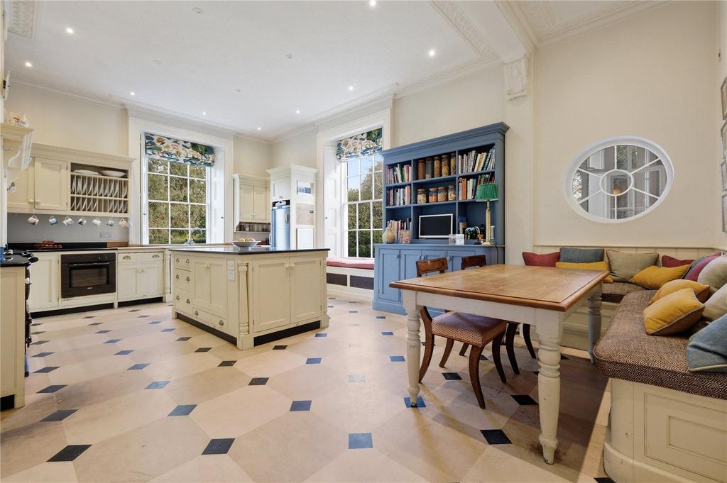Kitchen/Breakfast Rm