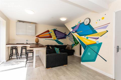 6 bedroom semi-detached house to rent, Dartmouth Crescent, Brighton