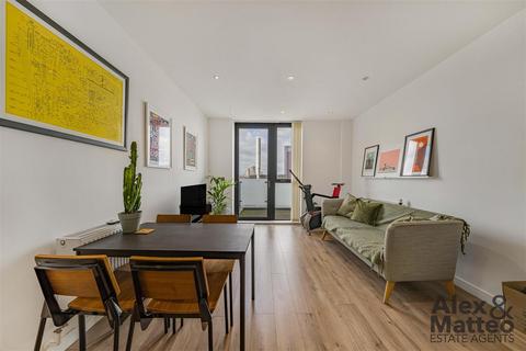 1 bedroom flat for sale, Osier House, Canada Water, SE16