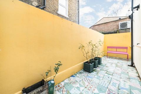 2 bedroom flat for sale, Vauxhall Grove, London SW8