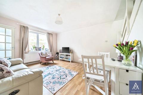 undefined, Gardner Rise, Northamptonshire NN13