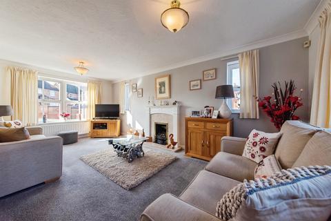 4 bedroom detached house for sale, Hood Close, Sleaford