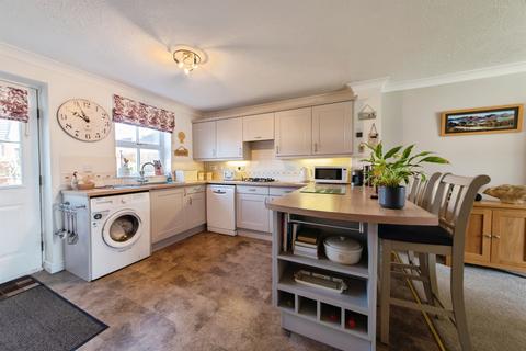 4 bedroom detached house for sale, Hood Close, Sleaford