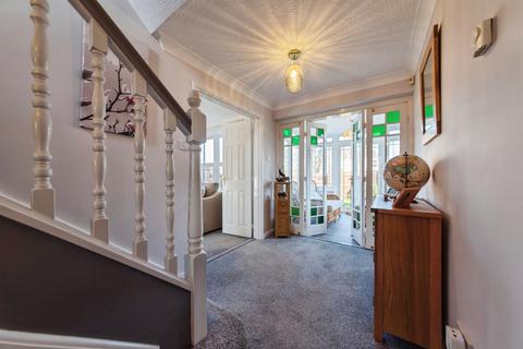 4 bedroom detached house for sale, Hood Close, Sleaford