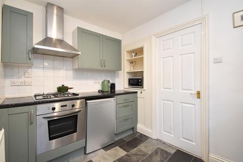 2 bedroom flat to rent, St. Peters Road, St. Leonards-On-Sea TN37