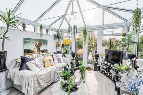 2 bedroom detached bungalow for sale, Bridgemere Road, Eastbourne