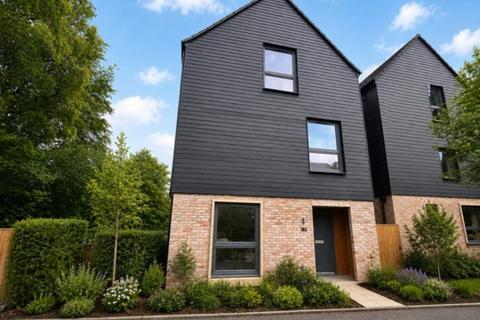 undefined, Blunsdon Hill, Blunsdon, Swindon
