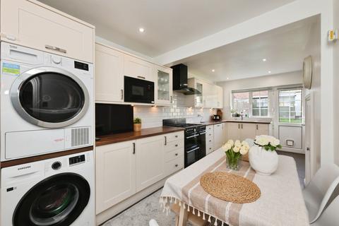 undefined, Sadlers Mead, Harlow