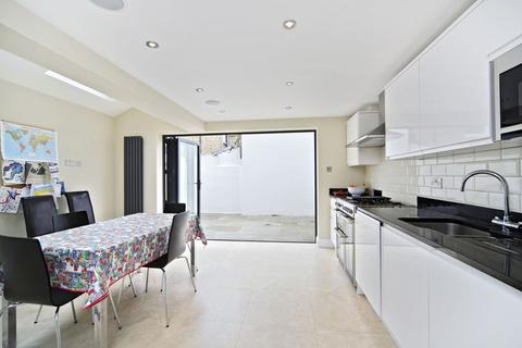 4 bedroom terraced house to rent, Mendora Road, Parsons Green, London, SW6
