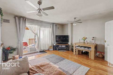 4 bedroom terraced house for sale, Foss Road, Hilton