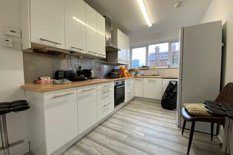 undefined, Station Hill, Maidenhead, SL6