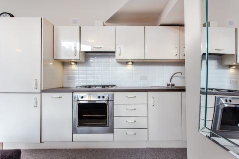 1 bedroom flat to rent, Church Walk, London, NW2