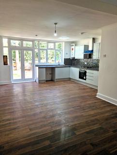 4 bedroom terraced house to rent, London E10
