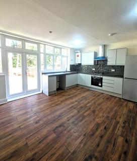 4 bedroom terraced house to rent, London E10
