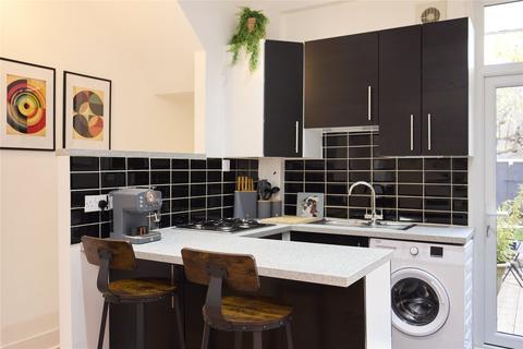 1 bedroom flat to rent, Colless Road, London, N15