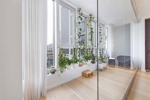 undefined, Long Street, LONDON E2