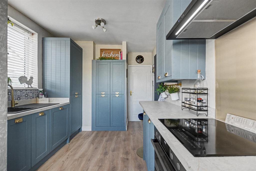 Kitchen 3.jpeg