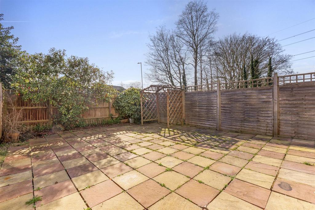 115 Rowland Way, HP19 7 SP-9.jpg