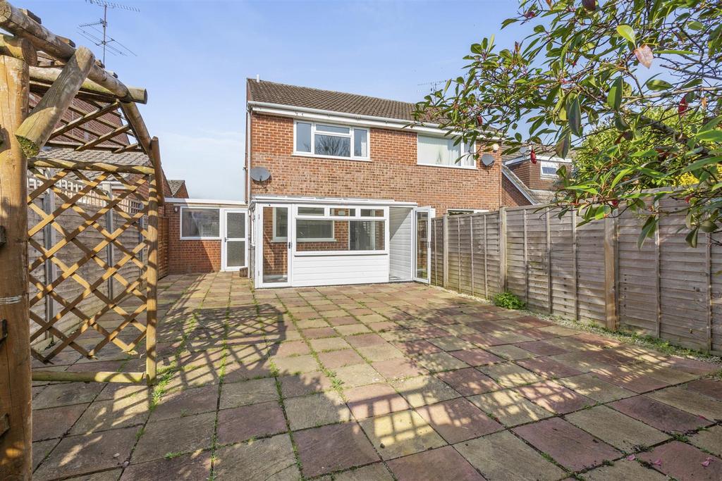 115 Rowland Way, HP19 7 SP-11.jpg