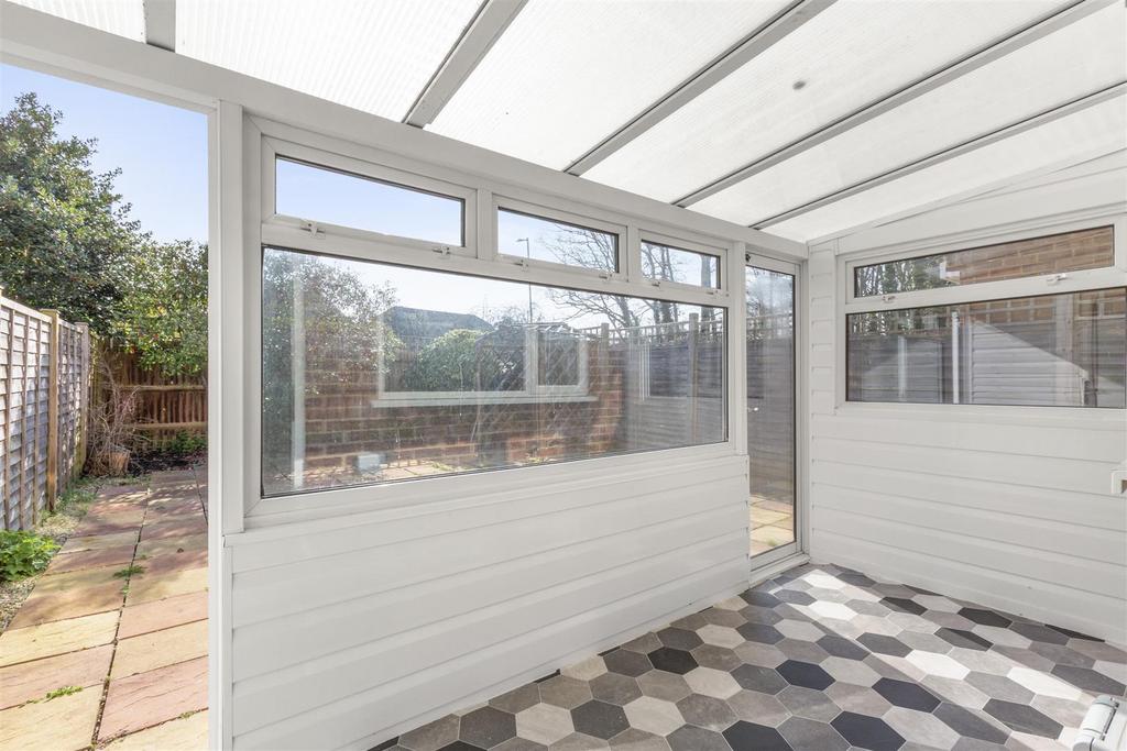 115 Rowland Way, HP19 7 SP-8.jpg