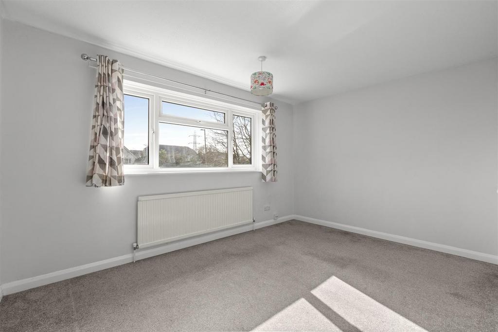 115 Rowland Way, HP19 7 SP-1.jpg
