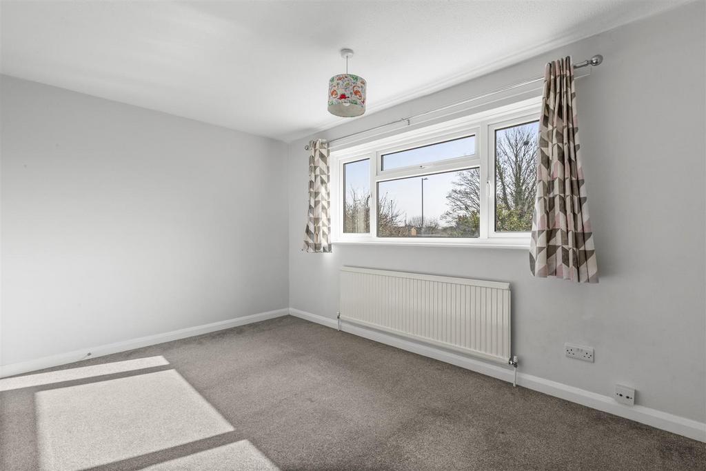 115 Rowland Way, HP19 7 SP-2.jpg