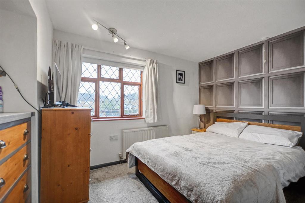 Bedroom 1 1.jpeg