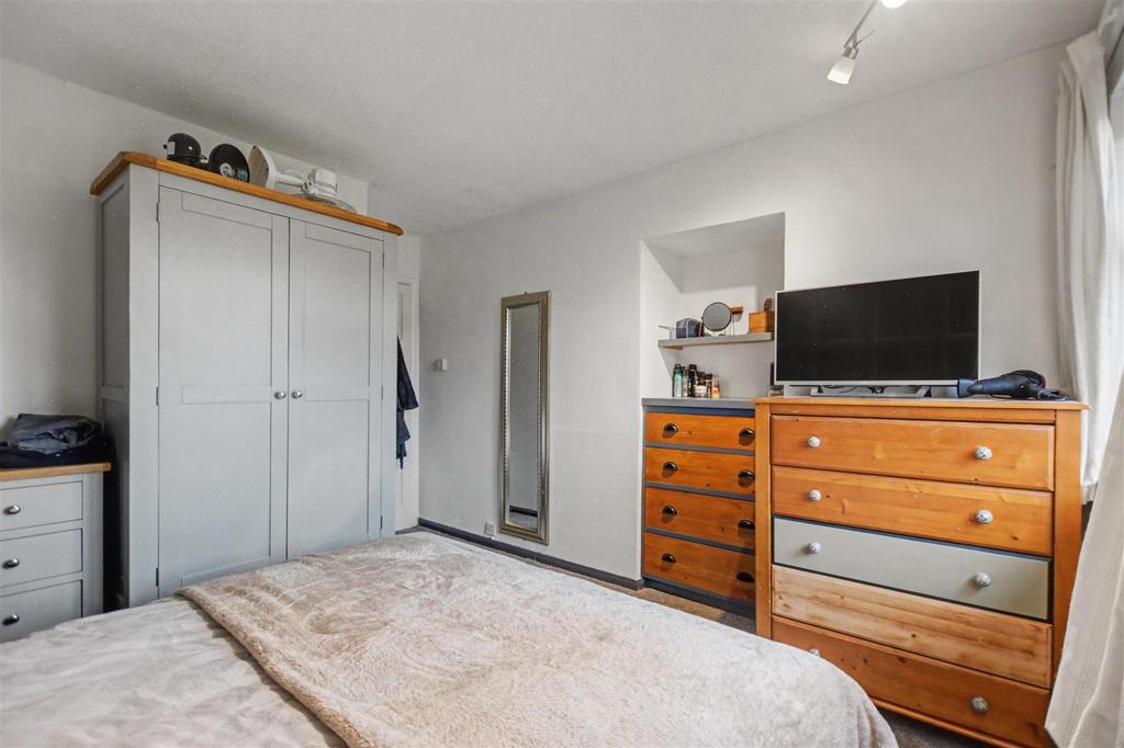 Bedroom 1 2.jpeg